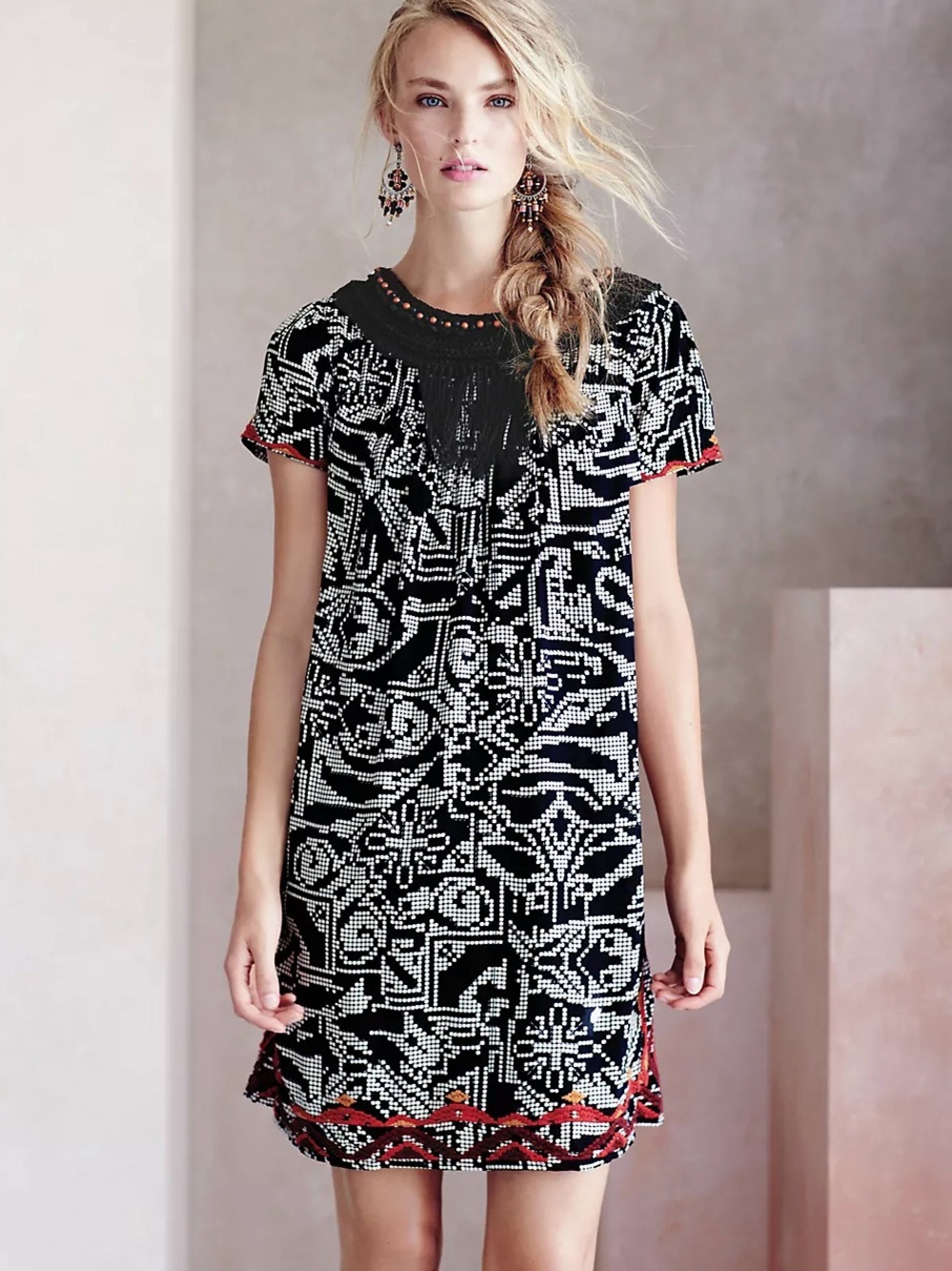 [Antro] Floreat Abelia Embroidered Macrame Bead Fringe Neckline Shift Dress